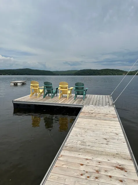 Cozy cottage with magnificent lakefront views - Image 1