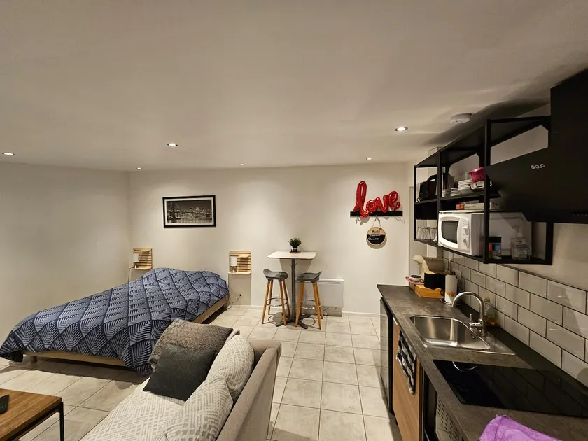 Independent Mairyon Studio - Image 1