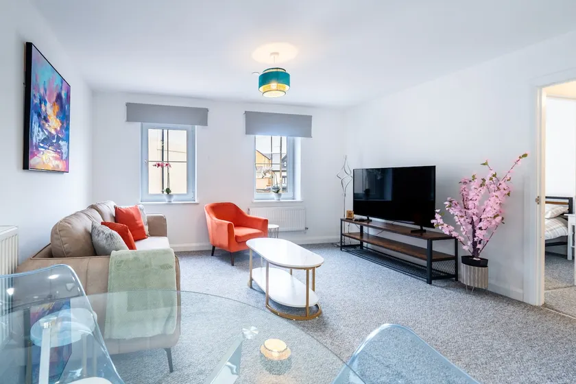 Two-bed Ground Floor Flat in Caerphilly Town Centre - Image 1