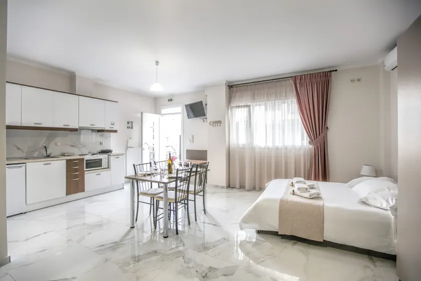 Del Sol #1 Meteora Luxurious Family Suites - Image 1