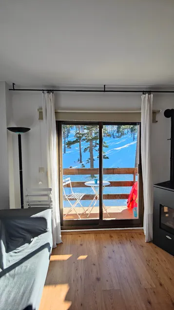 Cozy apartment next to ski resort - Image 1