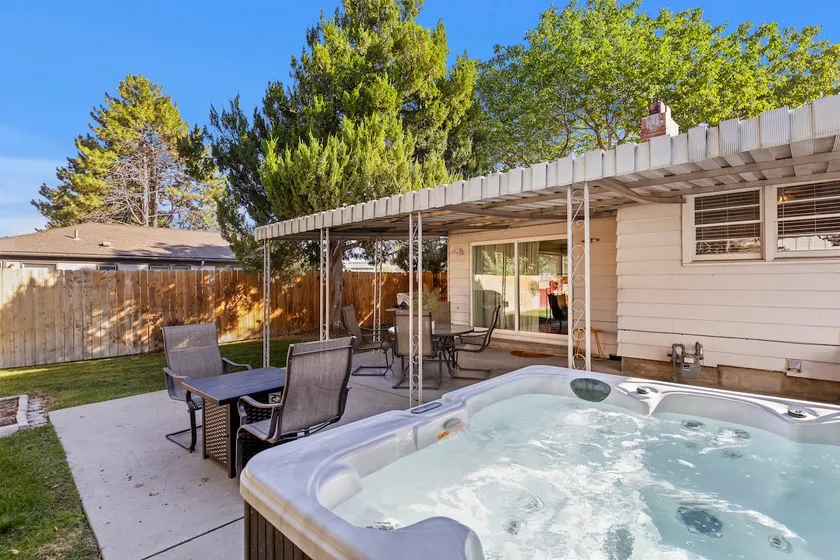Retro Chic 3BR/2BA w/ Hot Tub - Image 1