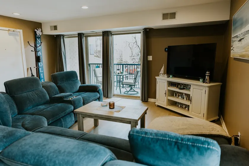 Annapolis Condo-1 bedroom King - Image 1