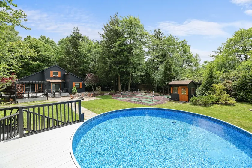 Resort-style Living:Pocono Estate with pool/hottub - Image 1