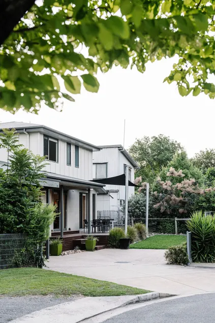 Art House on Elm - The Art inspired Townhouse on Elm, featuring 3 bedrooms and 3 bathrooms - Image 1