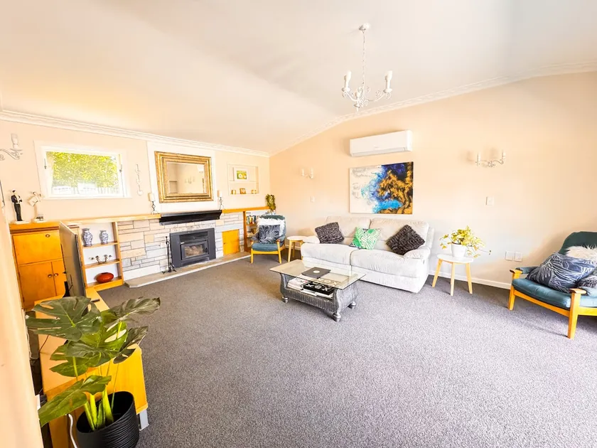 The Esplanade * 3 bedroom house - Image 1
