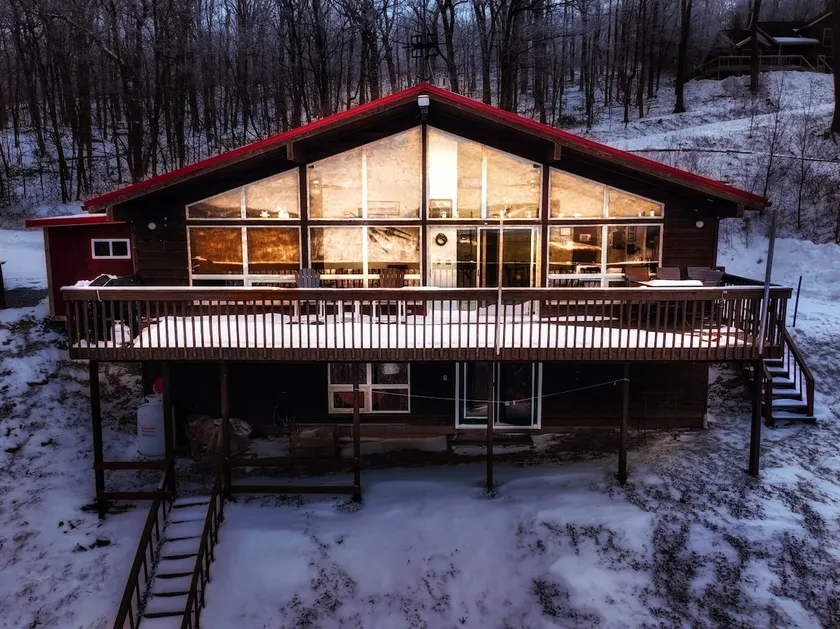 Blue Knob Mountain Top Chalet - Image 1