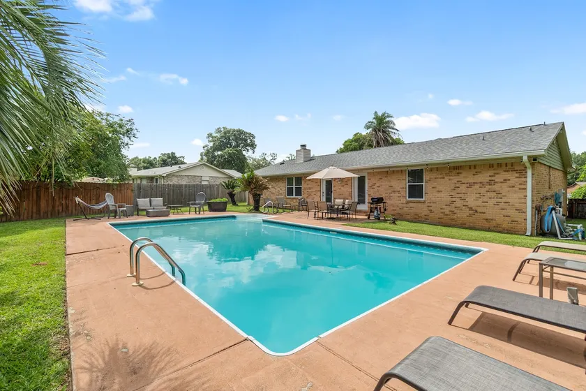 Quiet Family Pool Home! Airbnb's Favorite! TOP 1% - Image 1