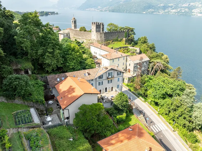 Castelaus, Lake view, 1 Min Walk from the Lake - Image 1