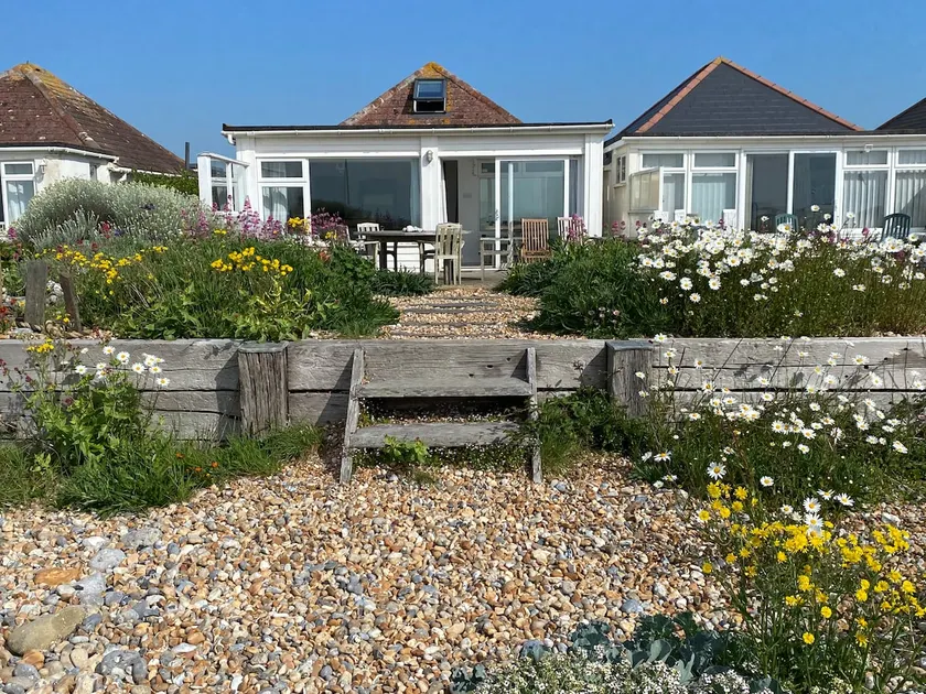 Beach house, cosy with stunning views. - Image 1