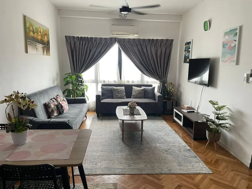 Amir's SafeHouse @ Emira Residence (WiFi + Netflix) - Image 1
