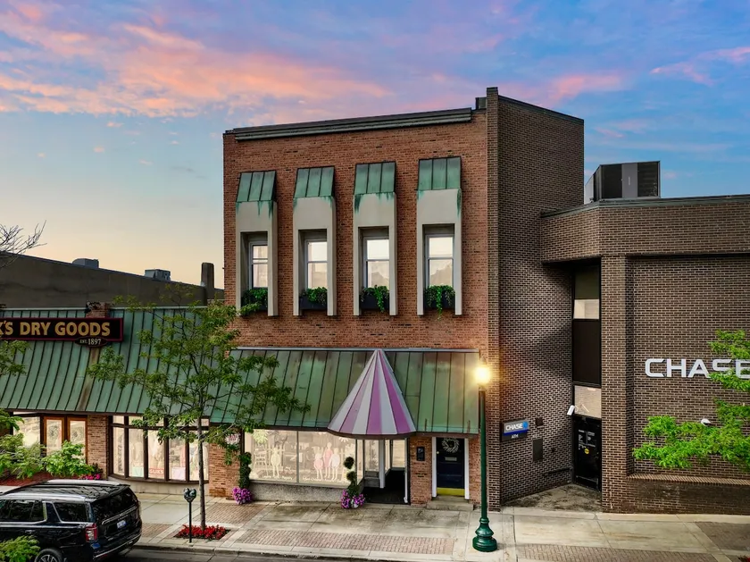 Downtown Apartment! Large, Cozy, Family friendly private oasis in city center! - Image 1