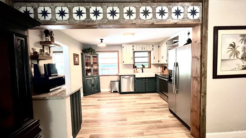 Spacious \"The Lodge\" 3 bed 2 bath w/Pool and plenty of Boat or RV parking!! - Image 1