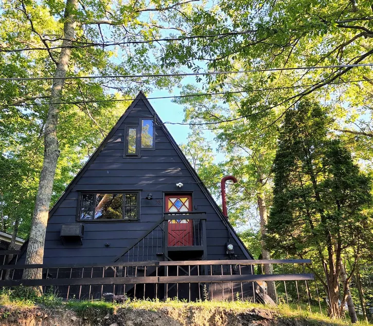 Gorgeous Chalet with Lots of Room! - Image 1