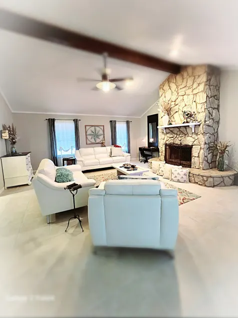 FAIRHOPE, DAPHNE, DOWN TOWN MOBILE & BEACHES! OWNER LOVED, MANAGED, AND CLEANED! - Image 1
