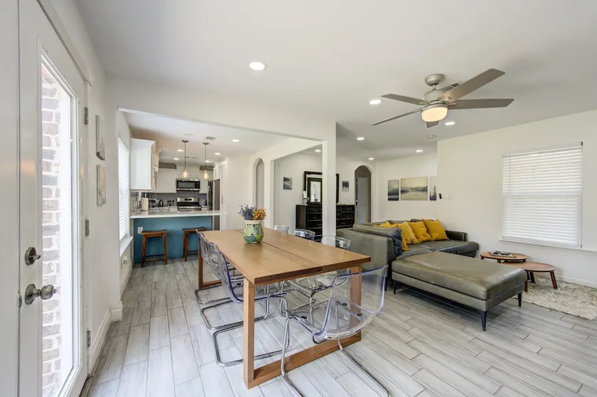 Cool 1950s House w/ large back yard & EV Charger! - Image 1