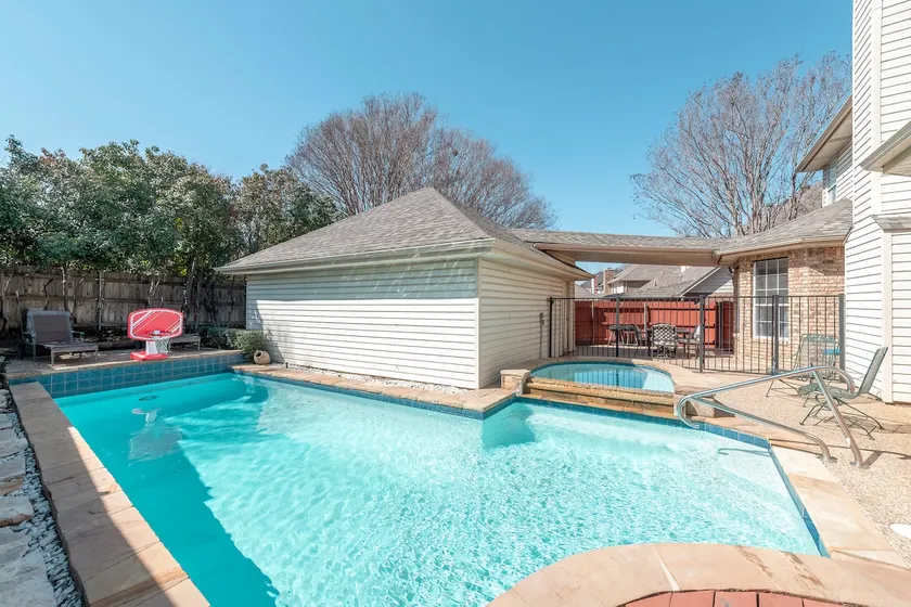 Spacious 6BR 4BH Pool & Spa (Heated) - Image 1