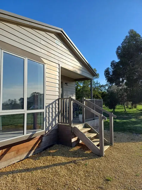 Woodford Valley Views Farm Stay near Warrnambool - Image 1