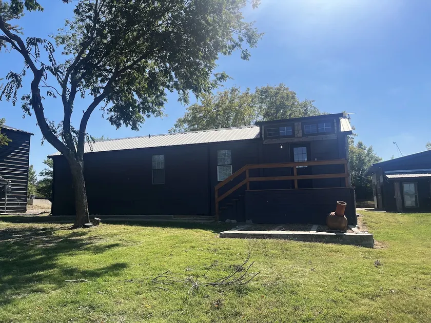 Elmridge - Hilltop Getaway - Image 1