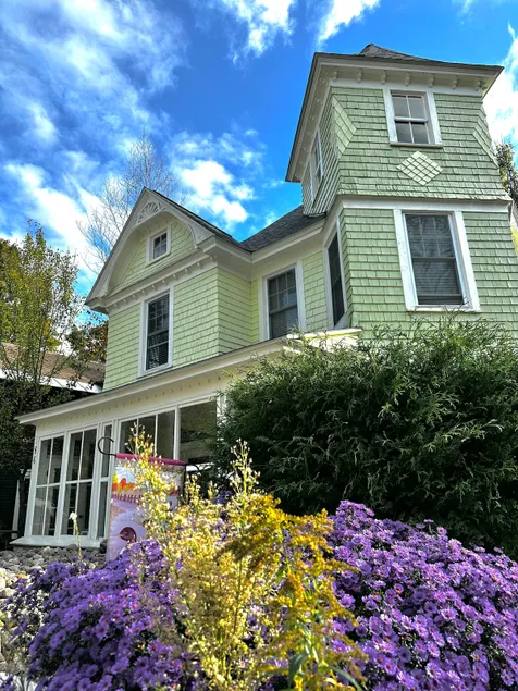 Charming Victorian Cure Cottage In Saranac Lake - Image 1