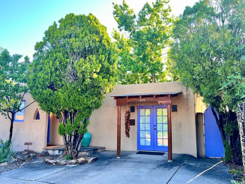 Adorable Adobe + Pet-Friendly + Minutes to Plaza - Image 1