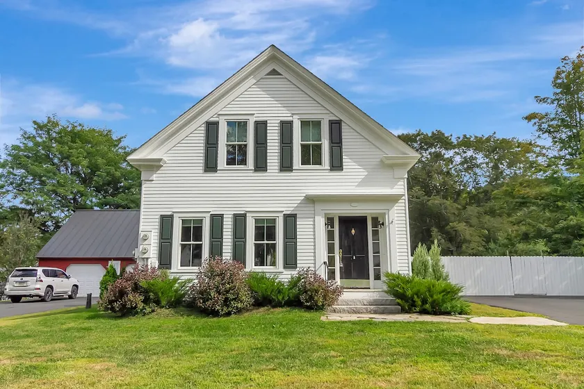 Cozy Home in Village of Grafton - Image 1