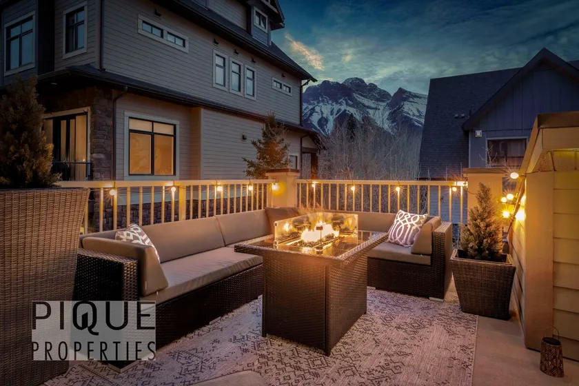 Luxury 3BDRM*Chic Mountain Escape*BBQ/Fire Table - Image 1