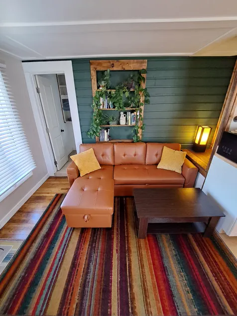 Nova House~Private & Cozy King Bed Suite Downtown - Image 1