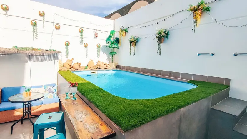 Country house with a private heated pool - Image 1
