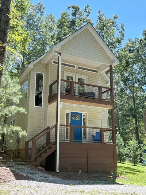 Charm of a Tree House. Comforts of Home. - Image 1