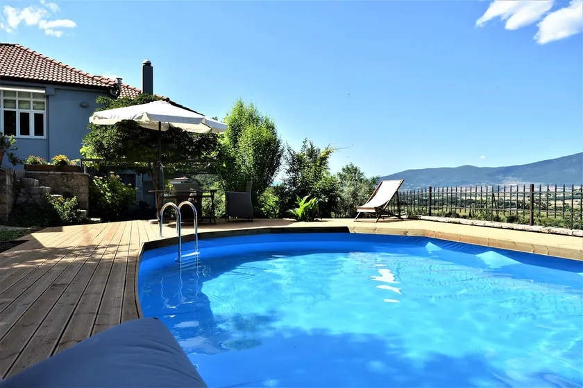 Holiday Cottage - Image 1