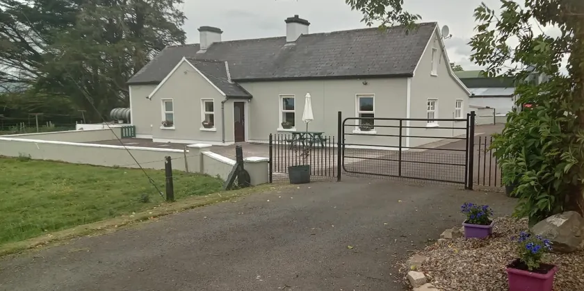 Birdhill Farmhouse - Image 1