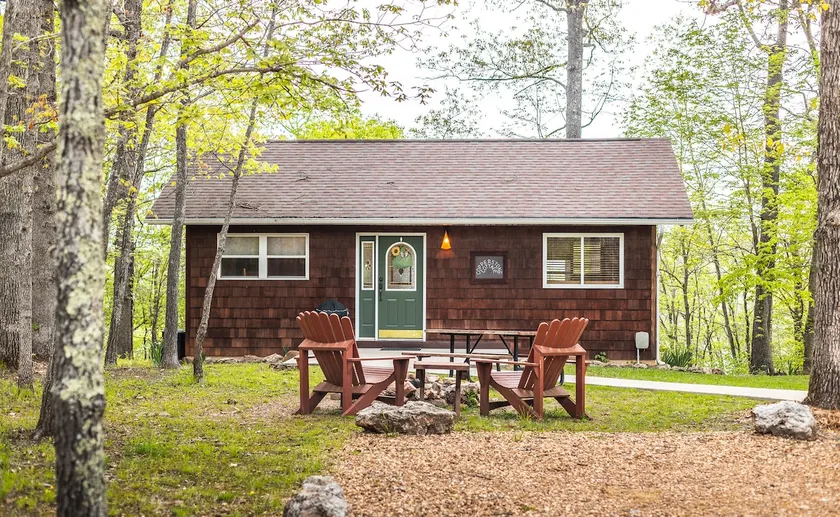 A Cozy Woodland Cottage w Private River Access - Image 1