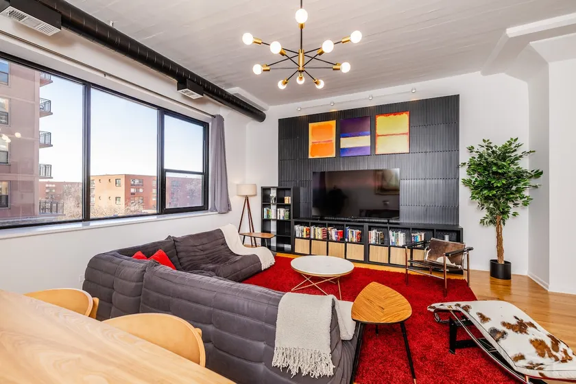 Brilliant 2BR/2BA Loft I SuperHost I Sleep 6 - Image 1