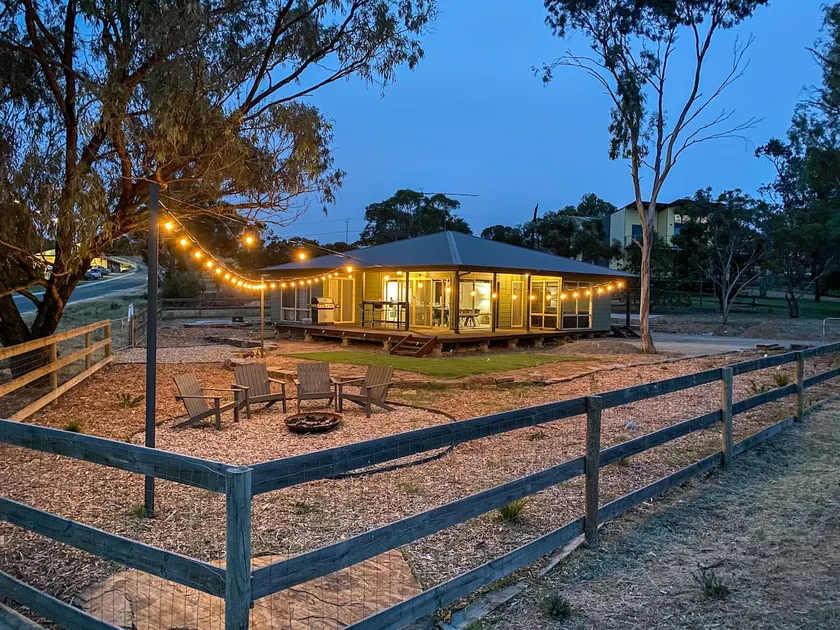 River Murray Escape - The Weekender Bowhill - Image 1
