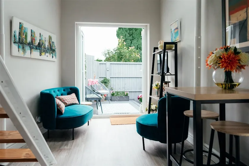 Self contained studio in Lower Bourne, Farnham - Image 1