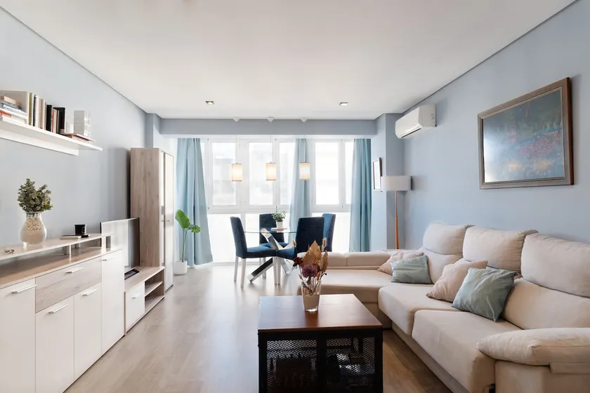Great 120qm Apt: Near Turia & City of Arts+Parking - Image 1