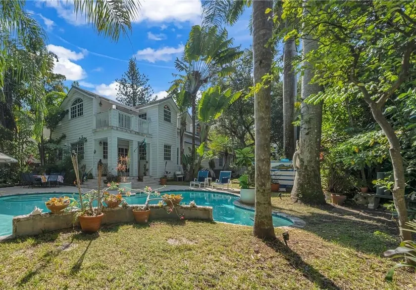 Coconut Grove historic pool home with Guest House - Image 1