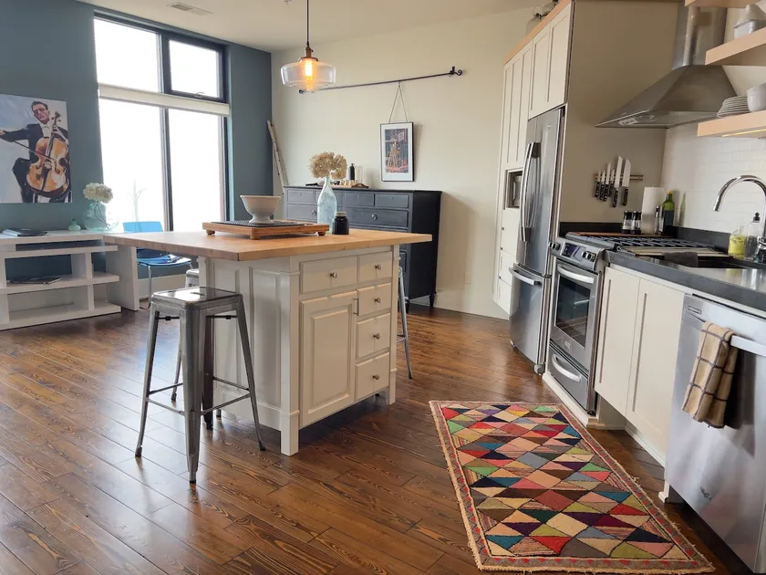 Eco-Conscious Luxury Condo | The Quarters Suite 5 - Image 1