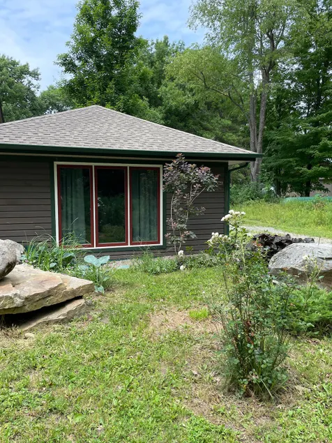 Guest suite on beautiful 80 acre property - Image 1
