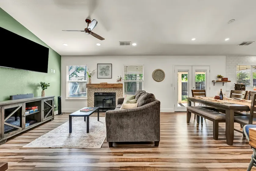 3BR Home 5 min Adventist Dog Friendly & EV Charger - Image 1