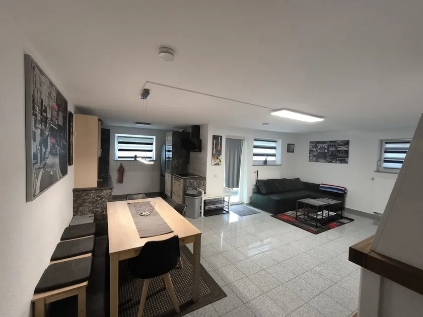 Beautiful apartment with fireplace in a quiet location - Image 1