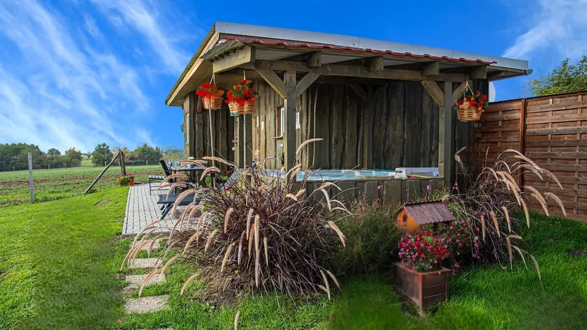 Romantic Jacuzzi Hideaway near Hévíz - Image 1