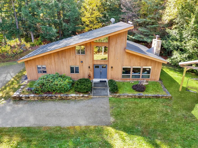 HYGGE HOUSE Luxe HotTub, Sauna, Summer/Fall Leaves - Image 1