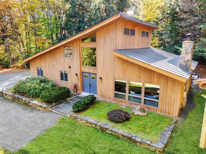 Luxe HotTub, Sauna, Fall Leaves, Stratton /Mt Snow - Image 1
