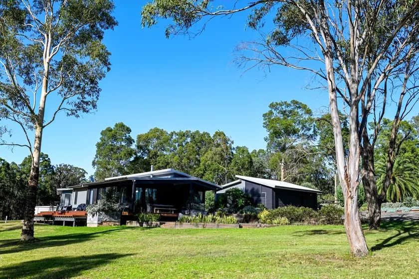 Wine Down Estate - 5 bedroom house on 10 acres - Image 1