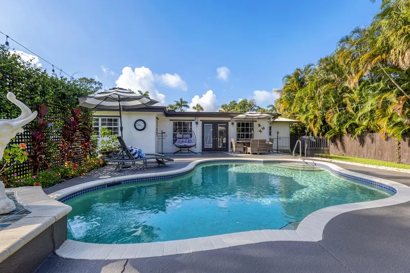 Entire Home w/ Private Heated Pool Sleeps up to 8 - Image 1