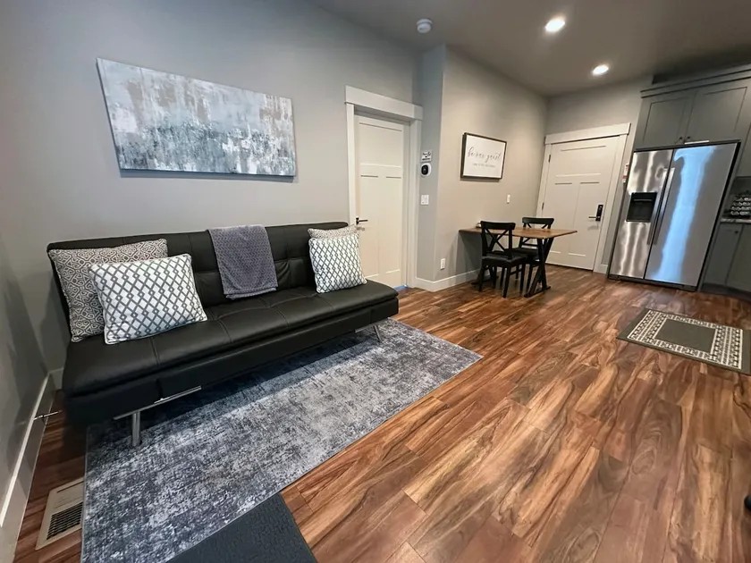 Stylish main floor suite with private entry! - Image 1