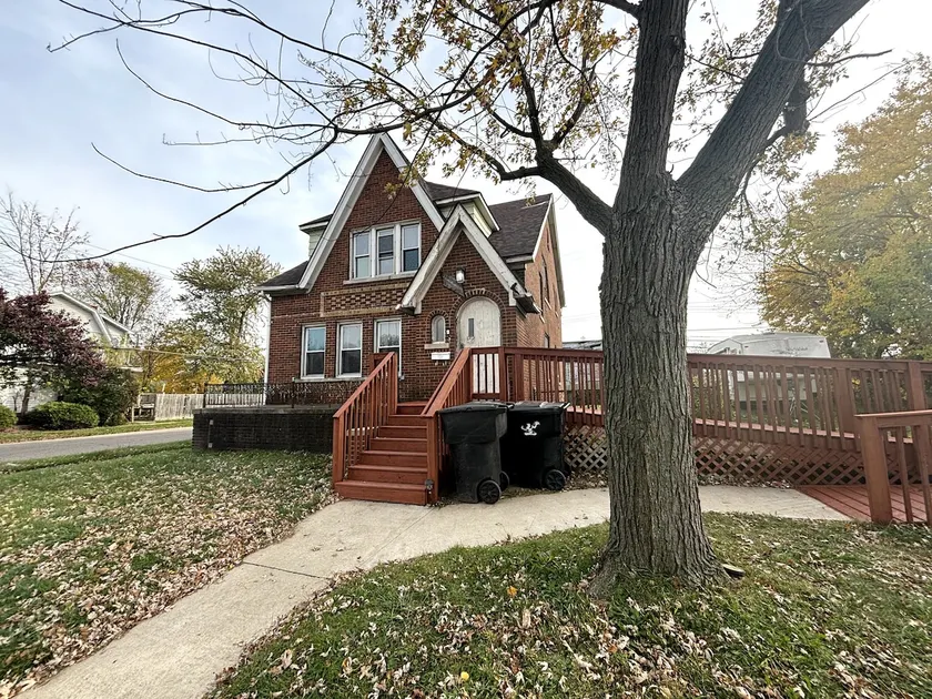 Evanston Flat - Image 1