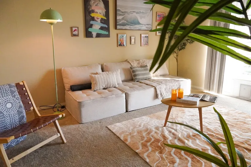 Della | cozy home by South Coast Metro POOL& GYM - Image 1